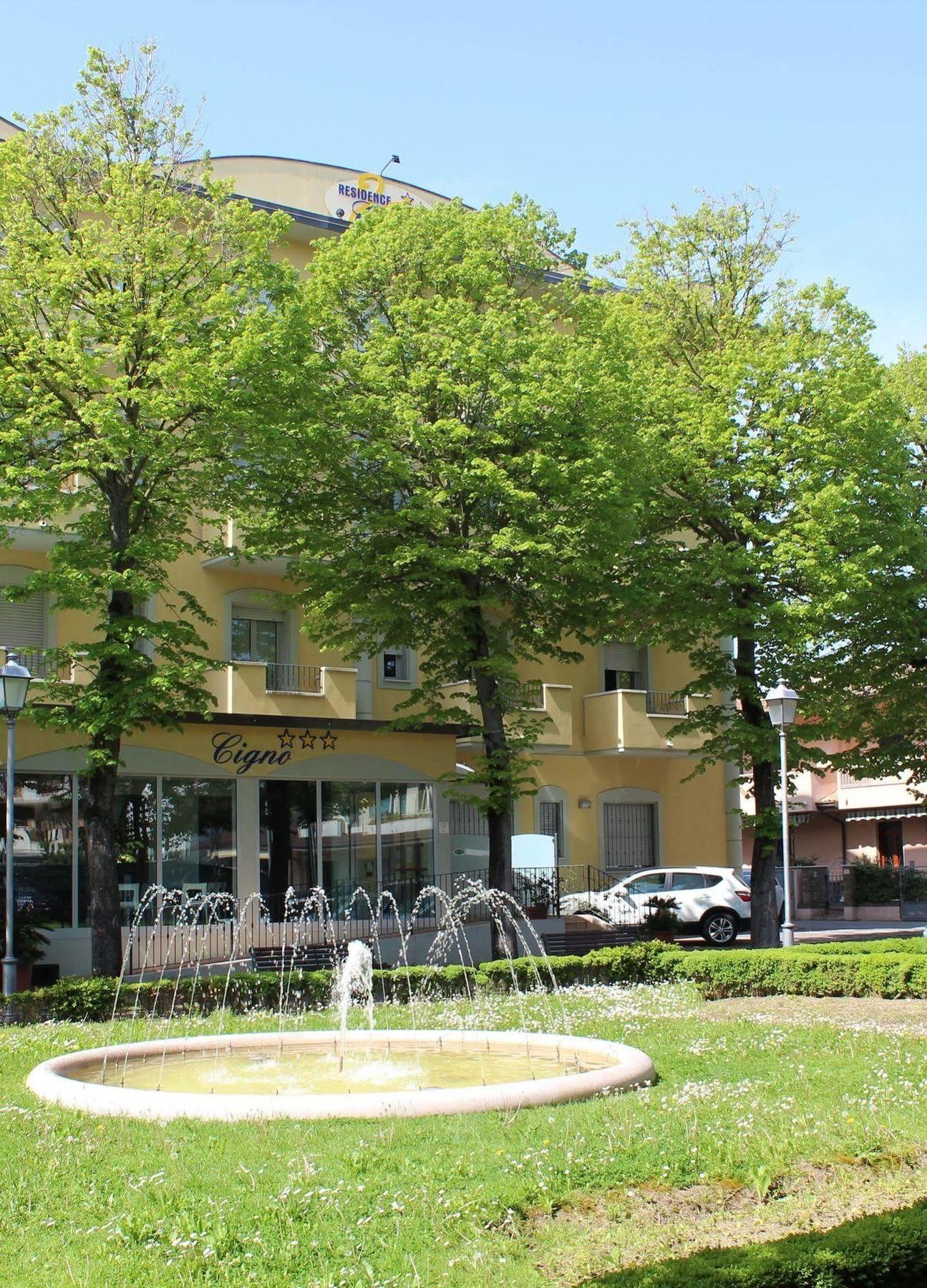 Residence Cigno Rimini Buitenkant foto