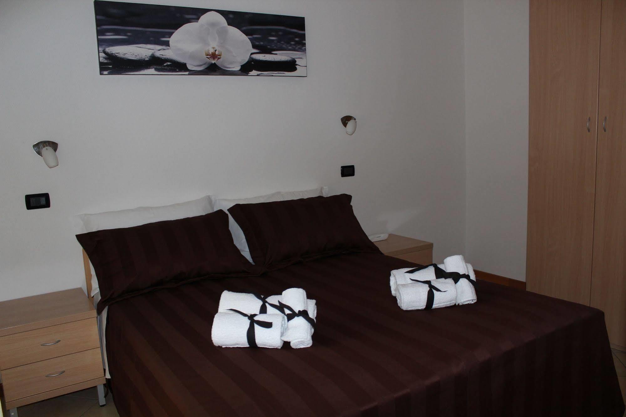 Residence Cigno Rimini Buitenkant foto