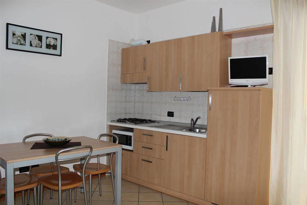 Residence Cigno Rimini Buitenkant foto