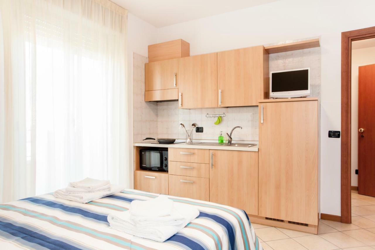 Residence Cigno Rimini Buitenkant foto