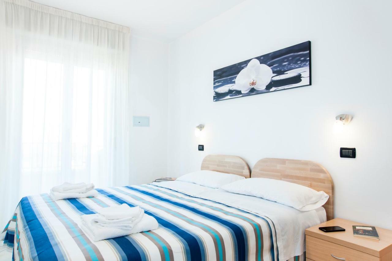 Residence Cigno Rimini Buitenkant foto