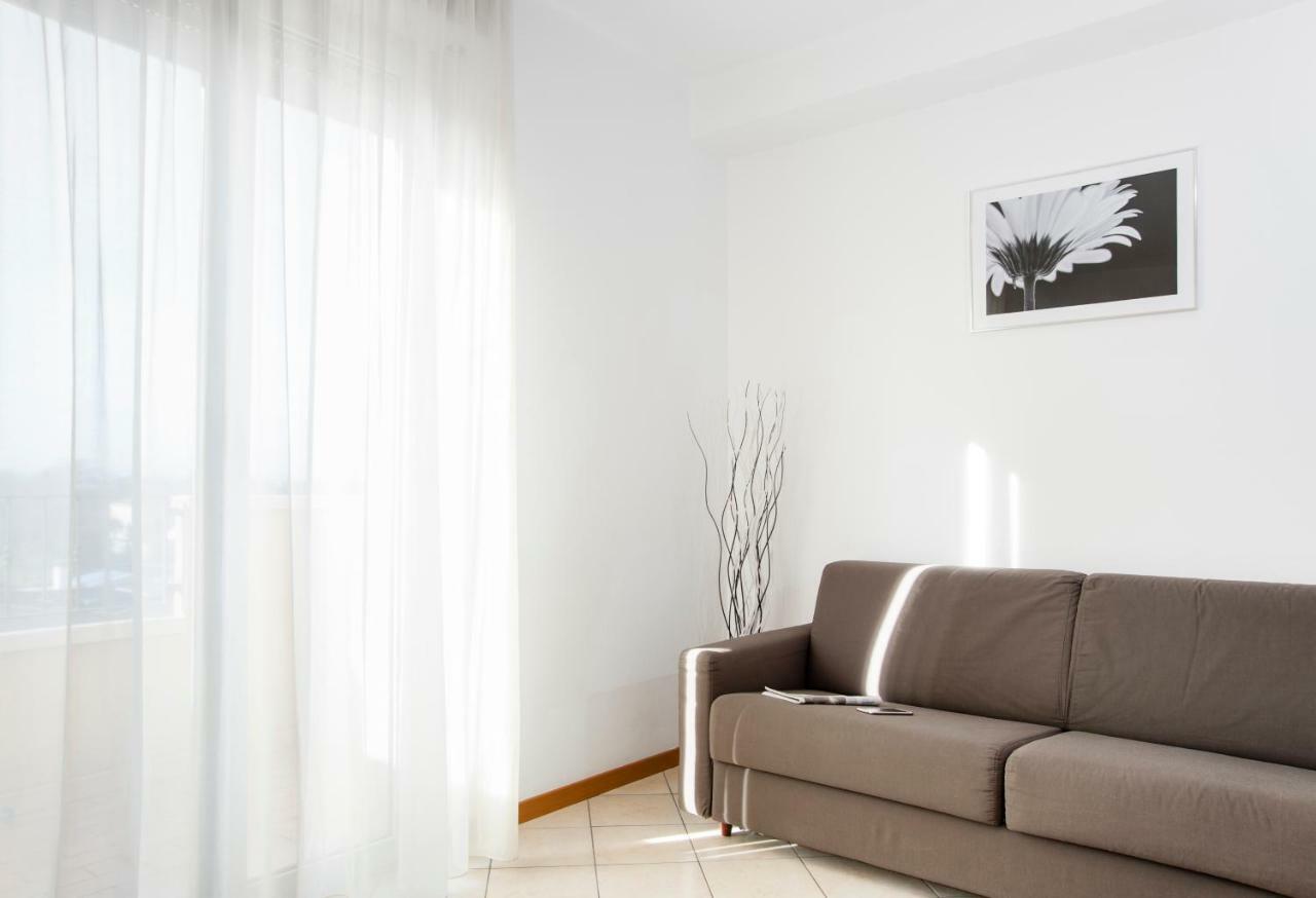 Residence Cigno Rimini Buitenkant foto
