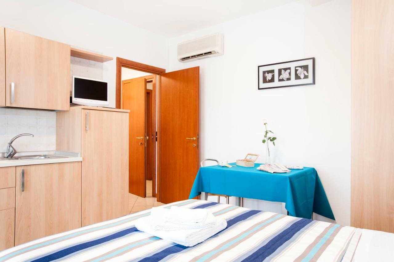 Residence Cigno Rimini Buitenkant foto